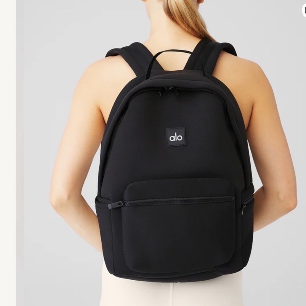 ALO Backpack NWT Black Stow Backpack with Detachable Pouch MSRP $195 - Picture 5 of 8